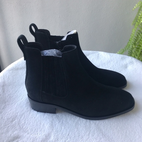 Vaneli Exnula black suede low heeled booties size 8 N NIB Water resistant - Picture 3 of 14